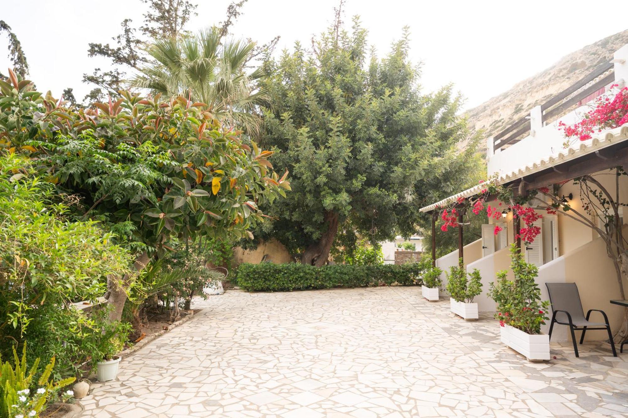 Pension Romantika Matala Exterior foto